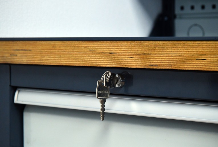 Верстак FBK 205.37.4 купить в Воронеже Верстак FBK 205.37.4 купить в Воронеже