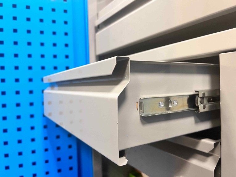 Шкаф инструментальный TNC 180.B3.S3 купить в Воронеже Шкаф инструментальный TNC 180.B3.S3 купить в Воронеже