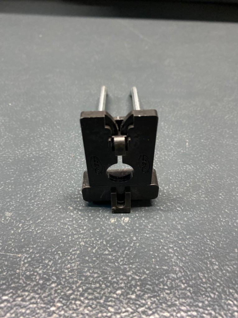 Крючок двойной 100 мм купить в Воронеже Крючок двойной 100 мм купить в Воронеже