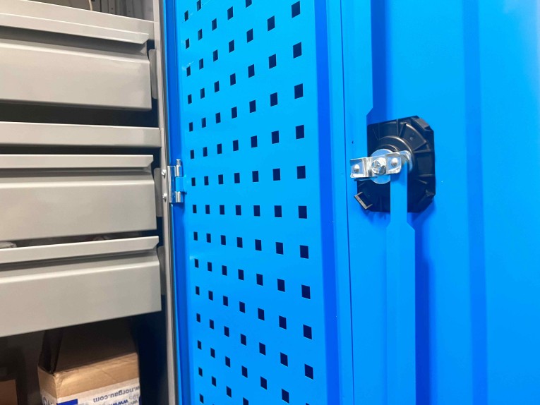 Шкаф инструментальный TNC 182.4B.8S купить в Воронеже Шкаф инструментальный TNC 182.4B.8S купить в Воронеже