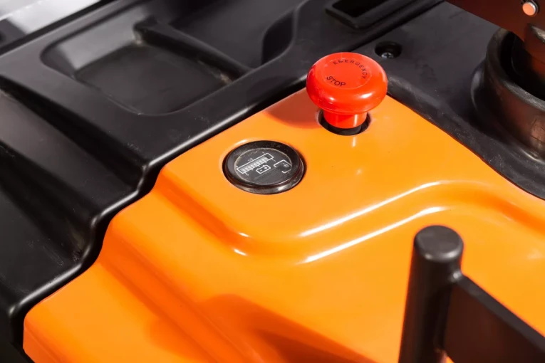 Штабелер электрический самоходный 1,6 т - 3 м Вилы: 1150 , АКБ Свинцово - кислотная, CL1630GA SIBLINE купить в Воронеже Штабелер электрический самоходный 1,6 т - 3 м Вилы: 1150 , АКБ Свинцово - кислотная, CL1630GA SIBLINE купить в Воронеже